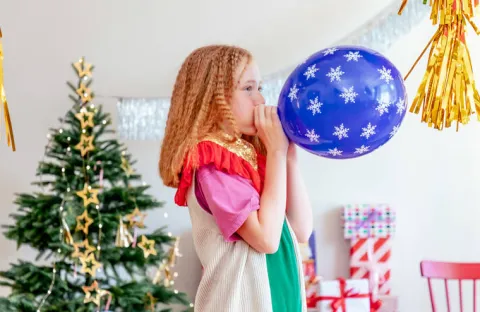 Balon gumowy świąteczny Merry Christmas renifer śnieżynki 12 cali 1 szt.