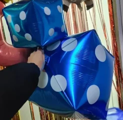 Balon foliowy kostka do gry kości niebieski 50 x 50 cm