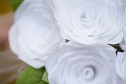 Bukiet róż ze wstążki biały Flower BOX Handmade