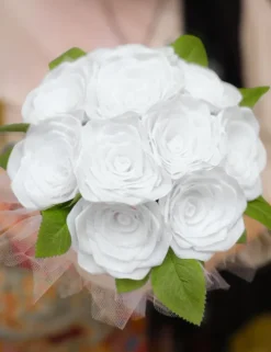 Bukiet róż ze wstążki biały Flower BOX Handmade