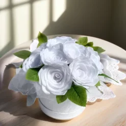 Bukiet róż ze wstążki biały Flower BOX Handmade
