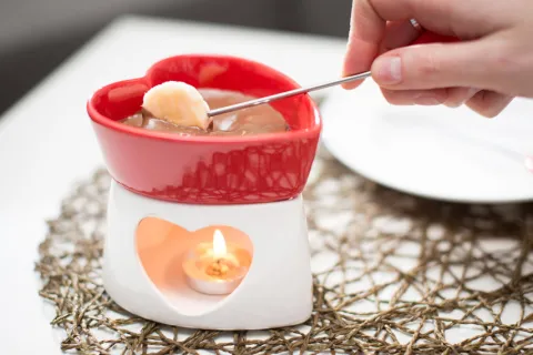 Czekoladowe fondue porcelanowe czerwone