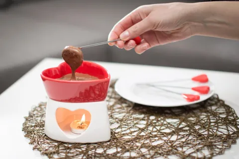 Czekoladowe fondue porcelanowe czerwone