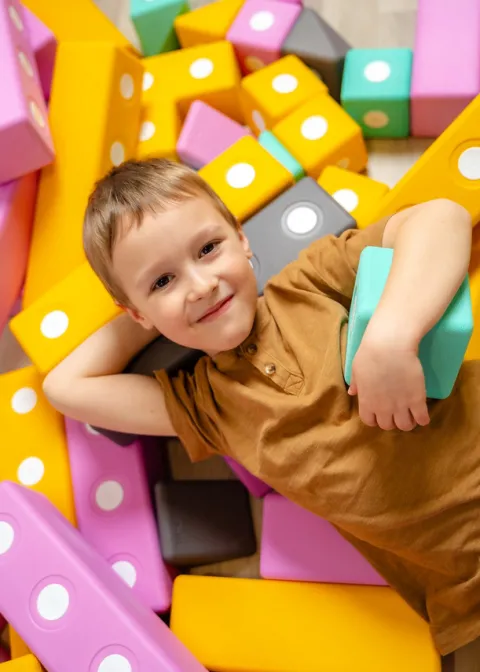 Duże klocki piankowe magnetyczne TUKI zestaw BUILDER 76 elementów