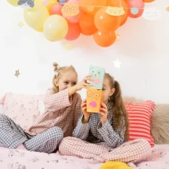 Girlanda papierowa Kotki kolorowe głowy 150 cm