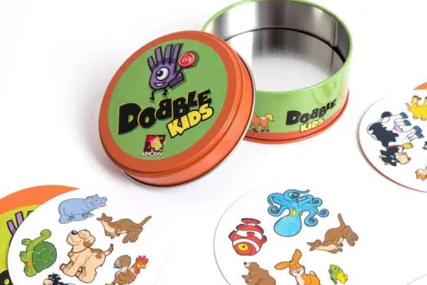 Gra rodzinna towarzyska Dobble Kids Rebel