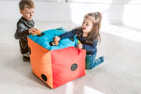 Kostka edukacyjna Tęczowa XXL Kropki