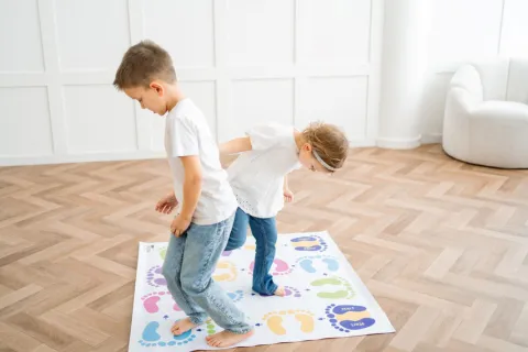 Mata Animacyjna Skaczące Stópki KWADRAT 100x100 cm
