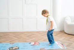 Mata Animacyjna Skaczące Stópki 50x300 cm ZIMA