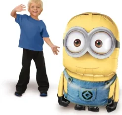 Minionek stojący