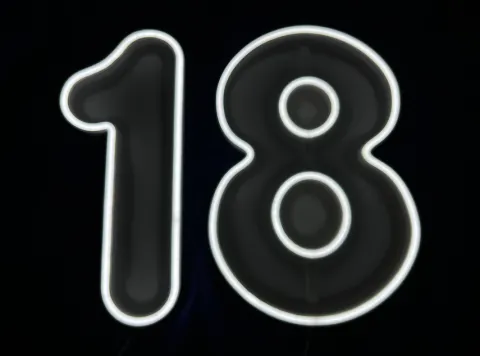 Napis LED neon - 18 cyfra