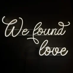 Napis LED neon - We found love
