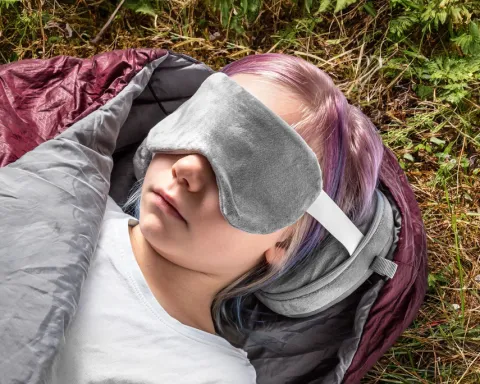 Poduszka podróżna z maską na oczy KOTEK