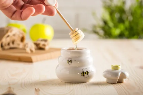 Porcelanowy słoiczek na miód