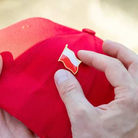 Przypinka pin biało-czerwony POLSKA