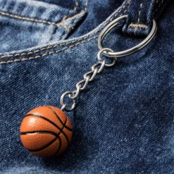 Sportowy brelok KOSZYKÓWKA