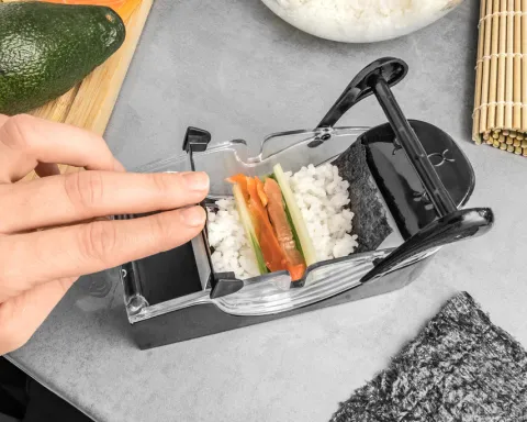 Sushi maker