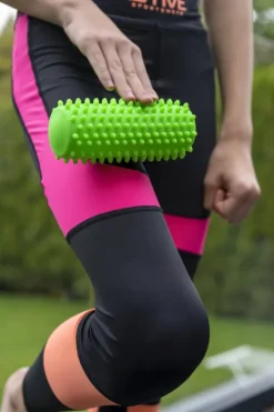 Wałek do masażu i rehabilitacji, roller jeżyk czerwony 15 cm TULLO