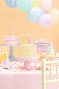 Świeczki pikery HAPPY BIRTHDAY napis biały 13 sztuk